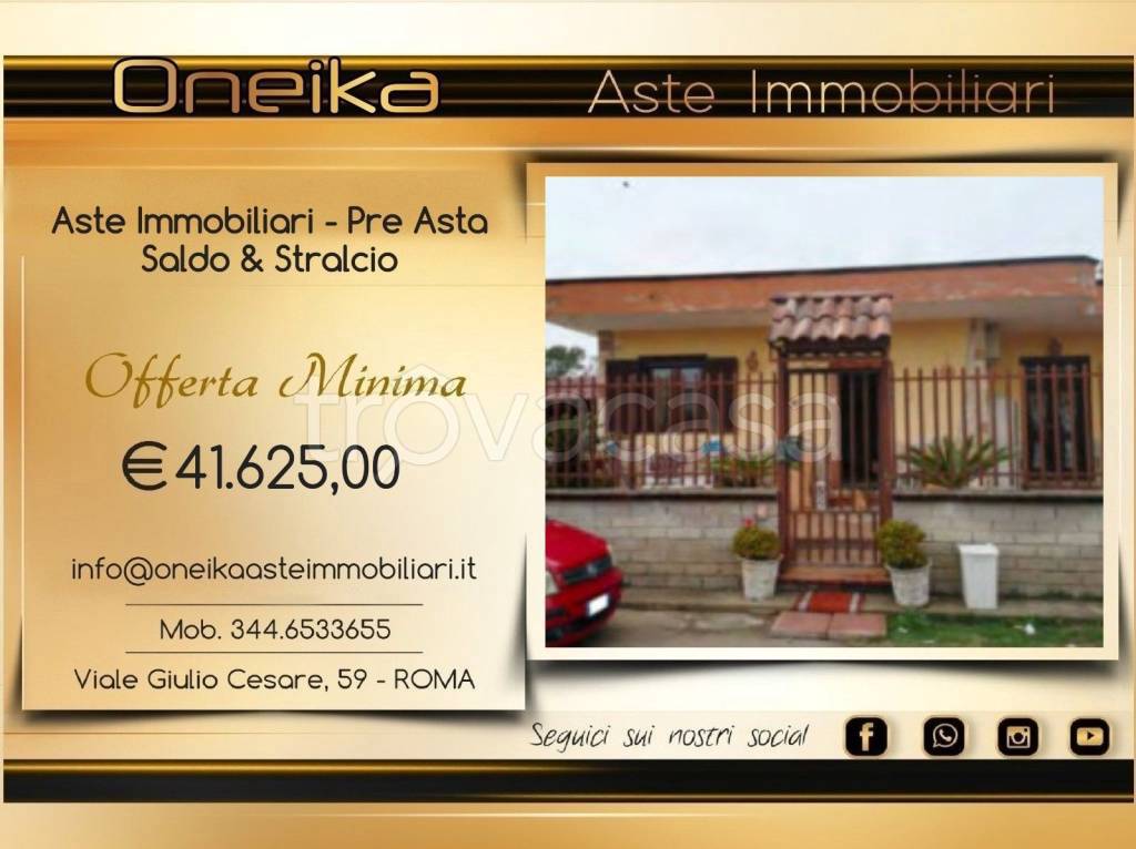 casa indipendente in vendita a Castel Volturno