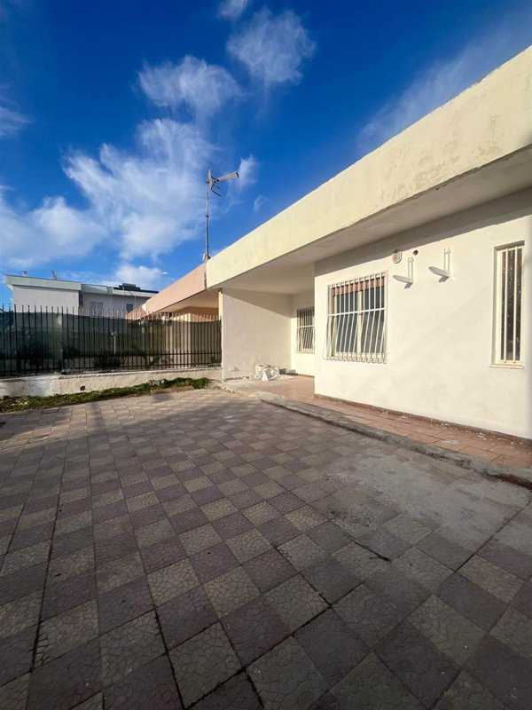 casa indipendente in vendita a Castel Volturno in zona Pineta Grande