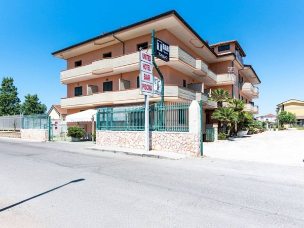 intera palazzina in vendita a Castel Volturno in zona Ischitella