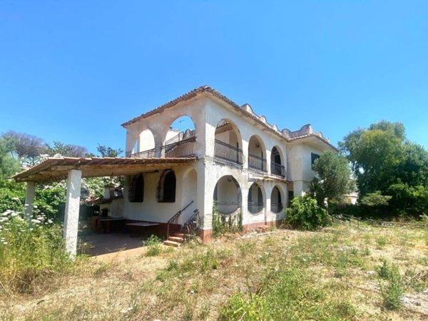 casa indipendente in vendita a Castel Volturno in zona Pineta Grande