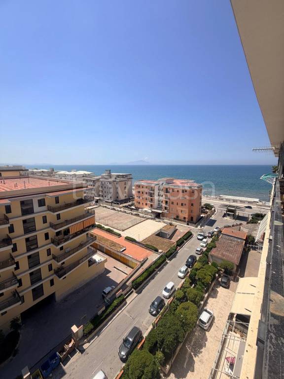 appartamento in vendita a Castel Volturno in zona Villaggio Coppola