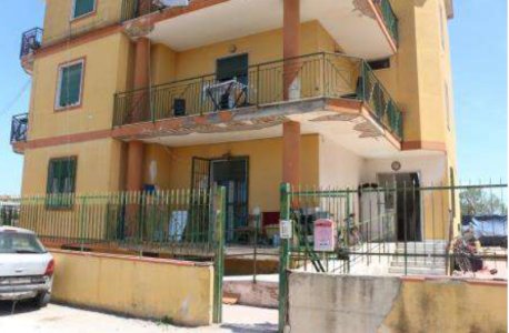 appartamento in vendita a Castel Volturno in zona Scatozza