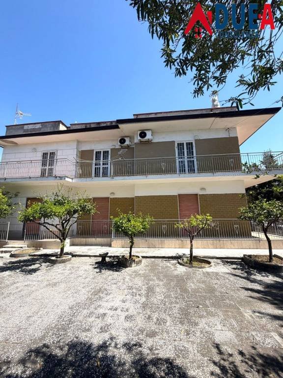 casa indipendente in vendita a Castel Volturno in zona Pineta Grande