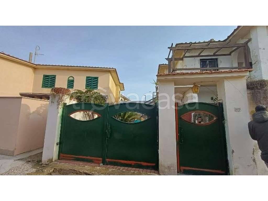 appartamento in vendita a Castel Volturno in zona Scatozza