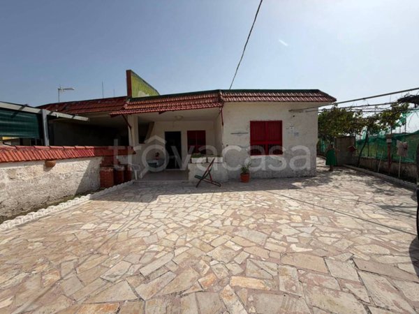 casa indipendente in vendita a Castel Volturno in zona Le Morelle