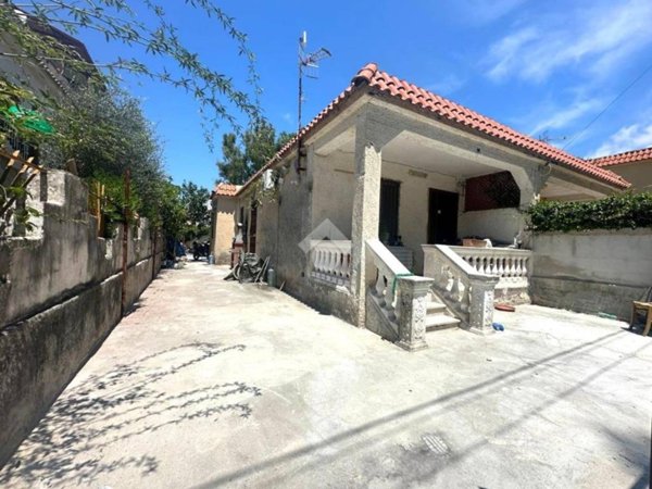casa indipendente in vendita a Castel Volturno in zona Le Morelle