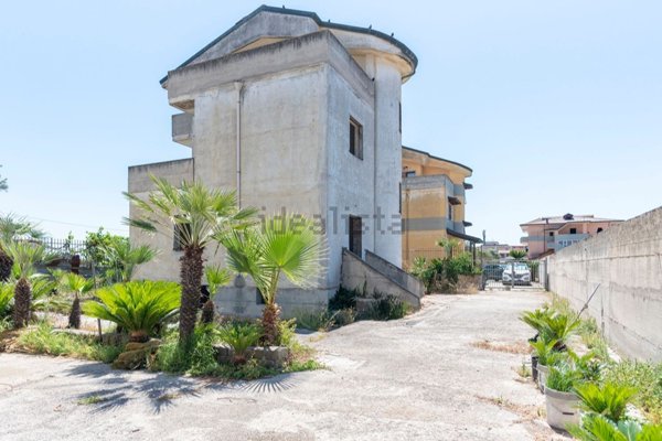 casa indipendente in vendita a Castel Volturno in zona Ischitella