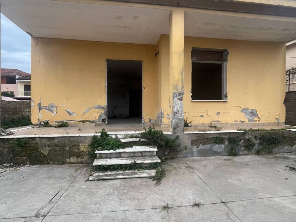 casa indipendente in vendita a Castel Volturno in zona Villaggio Coppola