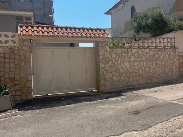 casa indipendente in vendita a Castel Volturno in zona Villaggio Coppola