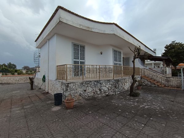 casa indipendente in vendita a Castel Volturno in zona Pineta Grande