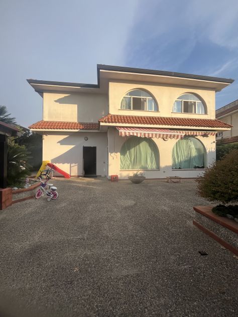 casa indipendente in vendita a Castel Volturno in zona Villaggio Coppola