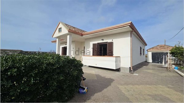 casa indipendente in vendita a Castel Volturno in zona Le Morelle