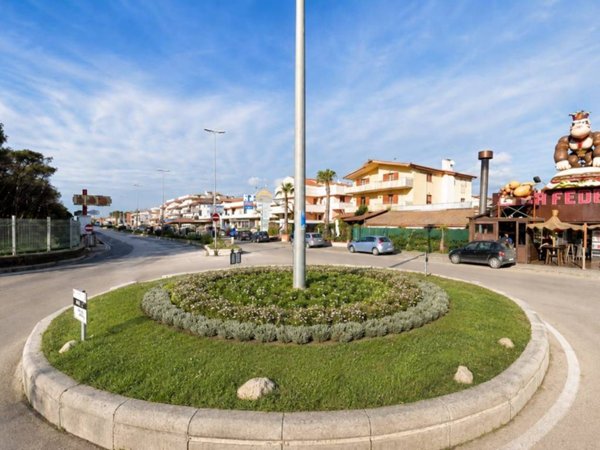 casa indipendente in vendita a Castel Volturno in zona Villaggio Coppola
