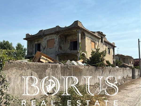 intera palazzina in vendita a Castel Volturno in zona Le Morelle