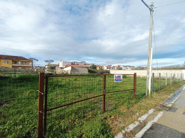 terreno in vendita a Castel Volturno in zona Scatozza