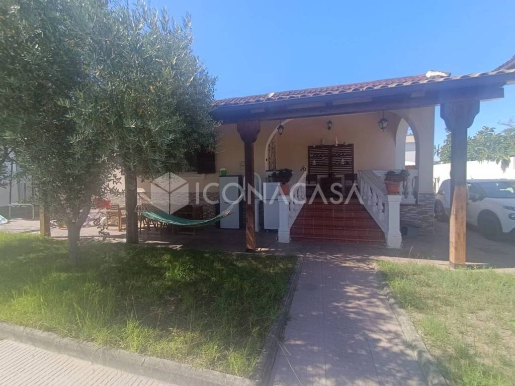 casa indipendente in vendita a Castel Volturno in zona Pineta Grande