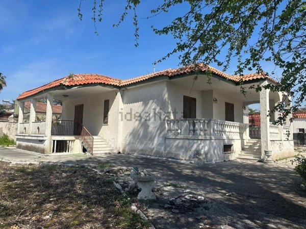casa indipendente in vendita a Castel Volturno in zona Le Morelle