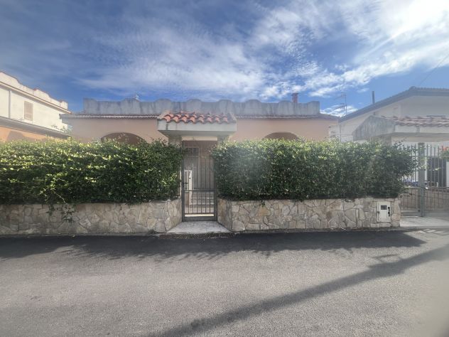 casa indipendente in vendita a Castel Volturno