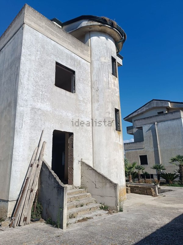 casa indipendente in vendita a Castel Volturno in zona Ischitella