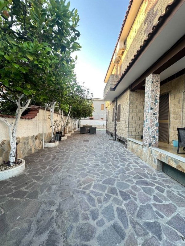 casa indipendente in vendita a Castel Volturno in zona Pineta Grande