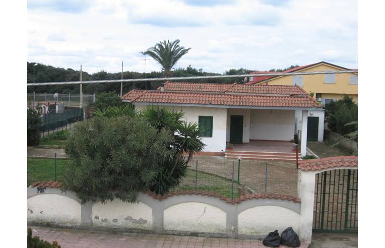 casa indipendente in vendita a Castel Volturno in zona Ischitella
