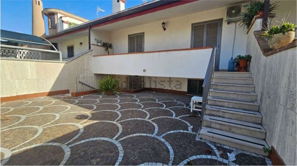 casa indipendente in vendita a Castel Volturno in zona Ischitella
