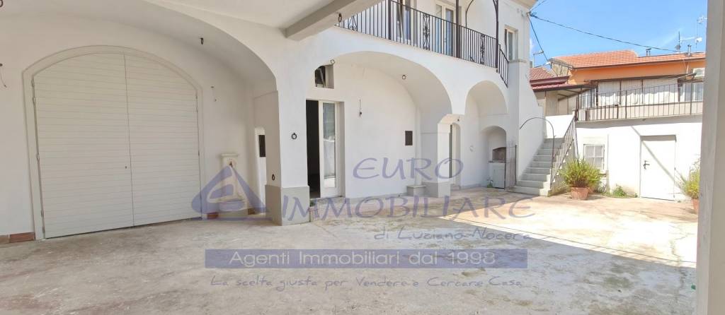 casa indipendente in vendita a Cervino