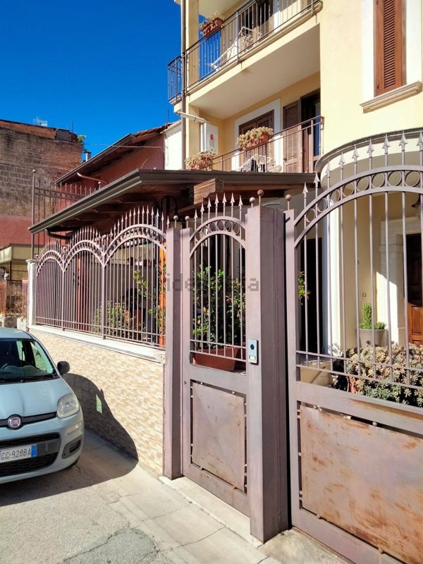 casa semindipendente in vendita a Cervino