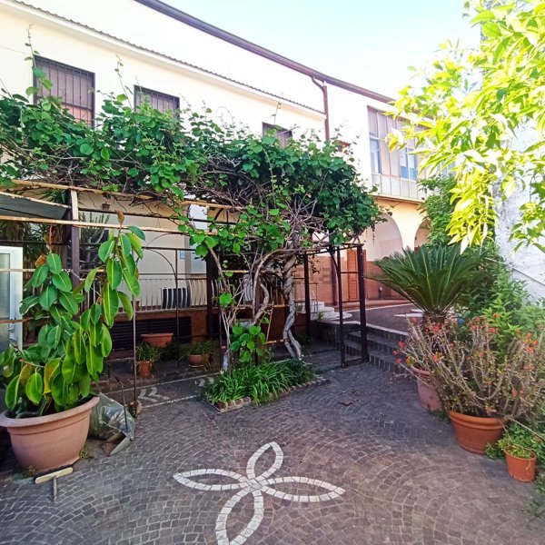 casa indipendente in vendita a Cervino