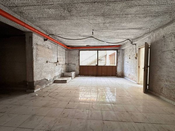 locale commerciale in vendita a Cervino