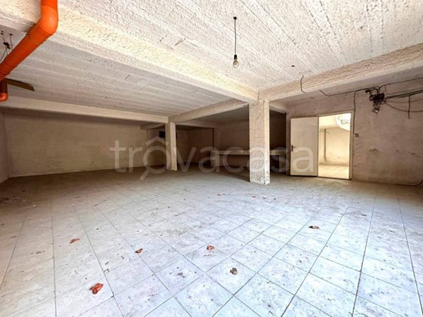 locale commerciale in vendita a Cervino