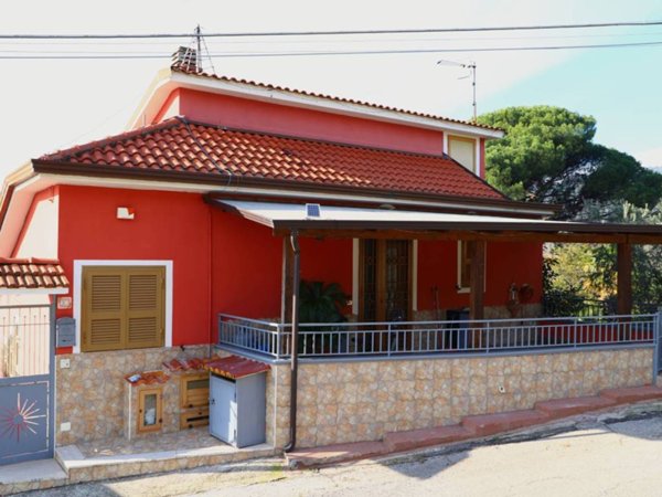 casa indipendente in vendita a Cervino