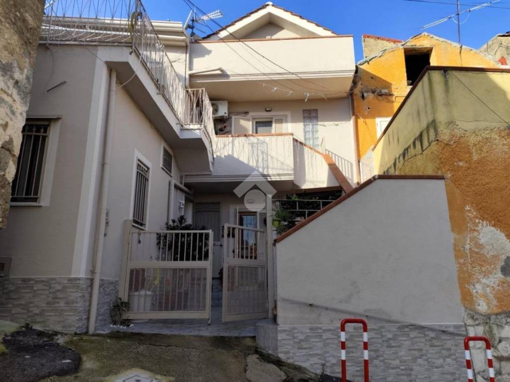 casa indipendente in vendita a Cervino