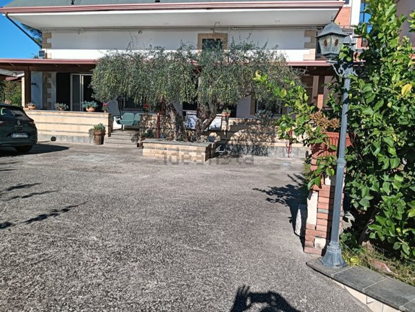 casa indipendente in vendita a Cervino