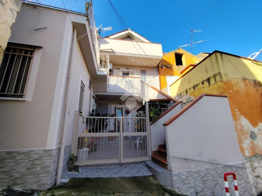 casa indipendente in vendita a Cervino