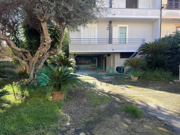 intera palazzina in vendita a Cesa
