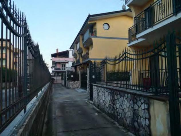 casa indipendente in vendita a Cesa