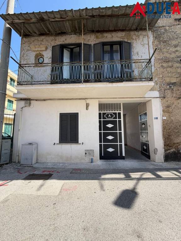 casa indipendente in vendita a Cesa