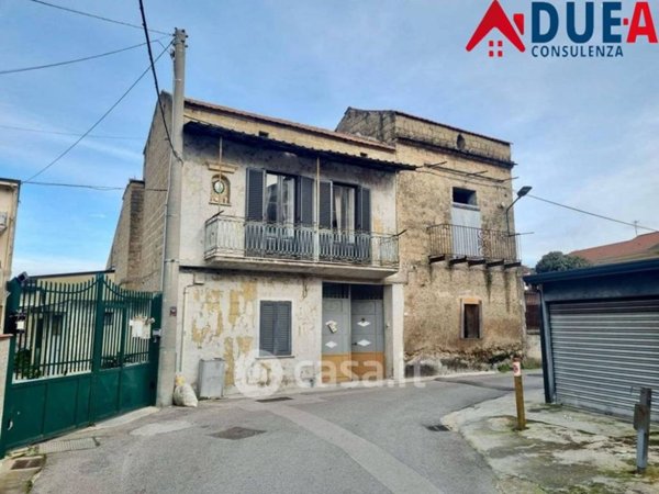 casa indipendente in vendita a Cesa