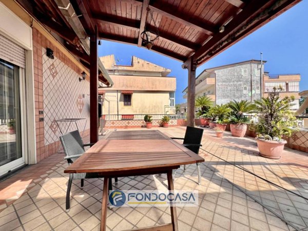 casa indipendente in vendita a Cesa