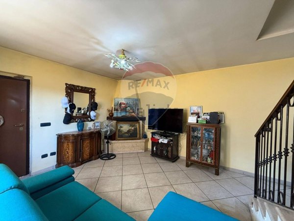 casa indipendente in vendita a Cesa