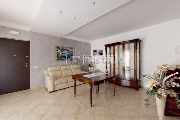 appartamento in vendita a Cesa