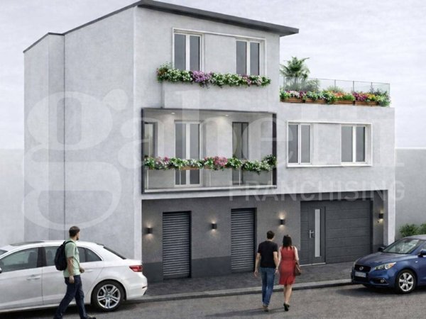 casa indipendente in vendita a Cesa