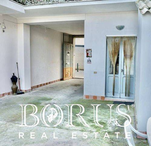 casa indipendente in vendita a Cesa