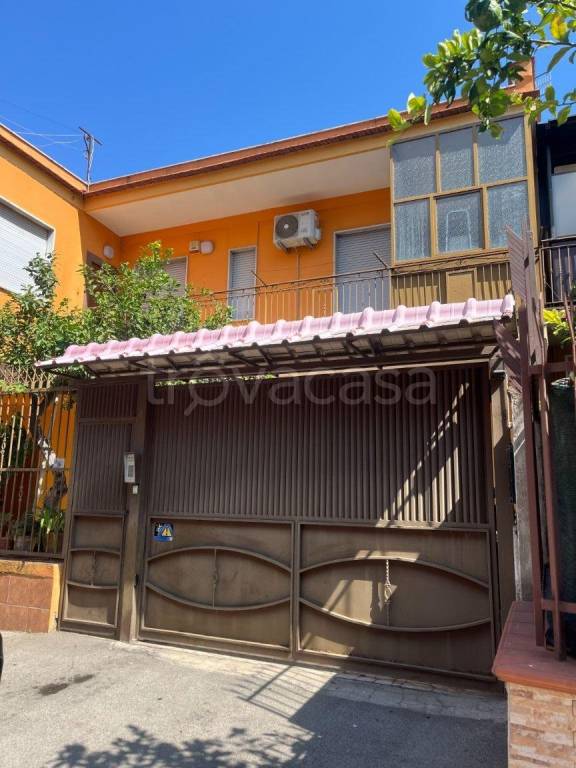 casa indipendente in vendita a Cesa