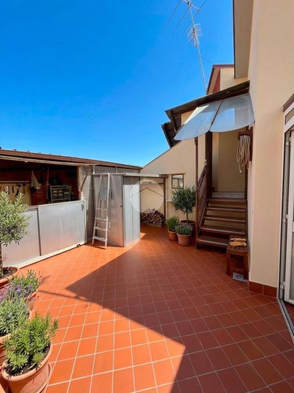 casa indipendente in vendita a Cesa