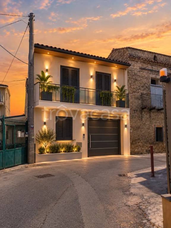 casa indipendente in vendita a Cesa