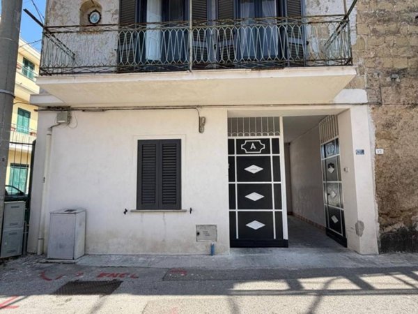 casa indipendente in vendita a Cesa