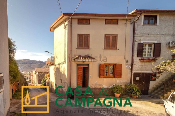 casa indipendente in vendita a Conca della Campania in zona Vezzara