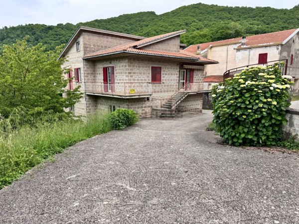 casa indipendente in vendita a Conca della Campania